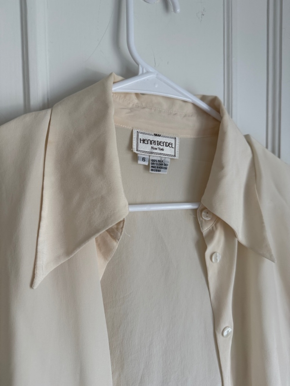 Vintage Henri Bendel New York Womens 100% silk blouse inLight Cream